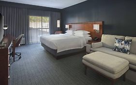 Courtyard By Marriott Norwalk